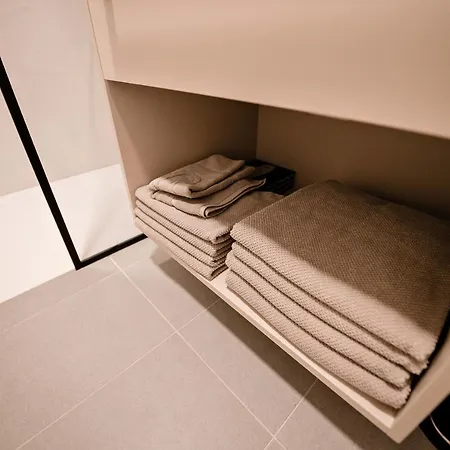 Sodoben Apartma V Centru Ljubljane דירה *