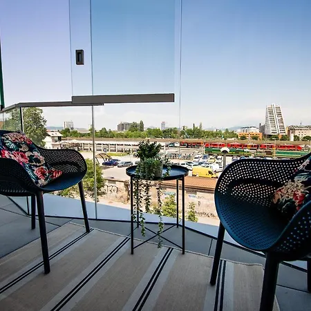 Sodoben Apartma V Centru Ljubljane דירה לובליאנה