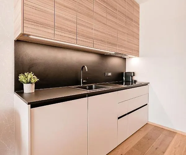 Sodoben Apartma V Centru Ljubljane דירה
